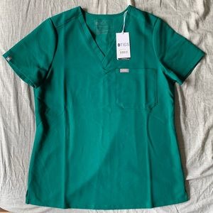 BRAND NEW Catarina one pocket scrub top- size small hunter green